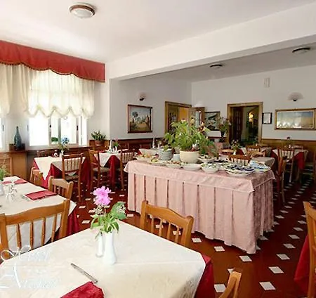 Отель Degli Aranci Диано-Марина