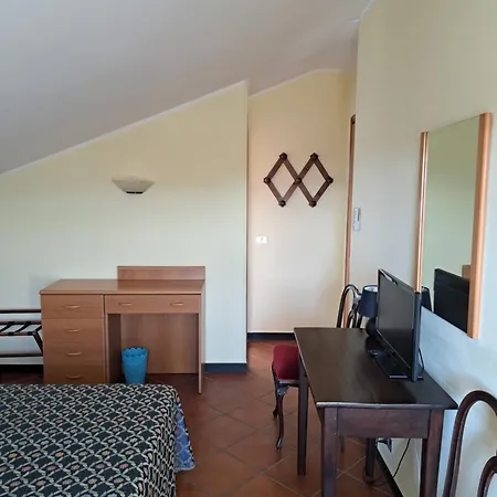 Degli Aranci 3* دْيانو مارينا