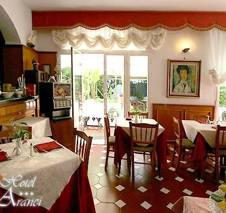 Degli Aranci Готель 3*