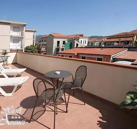 Готель Degli Aranci 3*