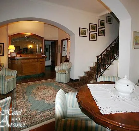 فندق Degli Aranci 3*